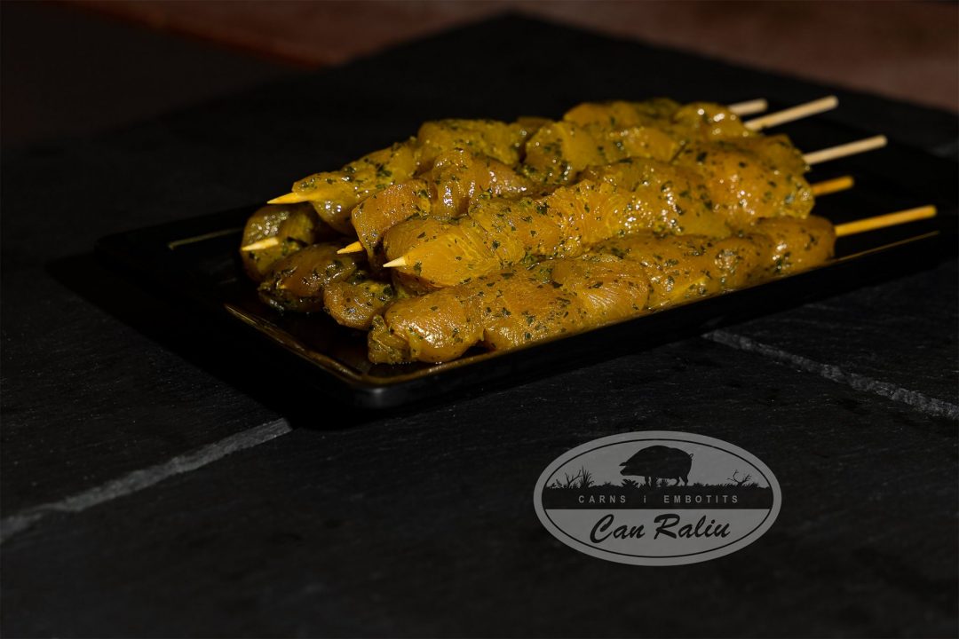Pinxo De Pollastre Al Curri
